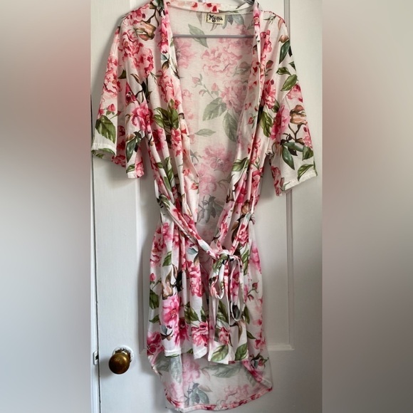 Show me your Mumu Brie Robe Garden of Blooms, Size 0/Small - Picture 2 of 8